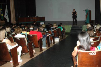 Enfermagem enfoca voluntariado na abertura da Semana